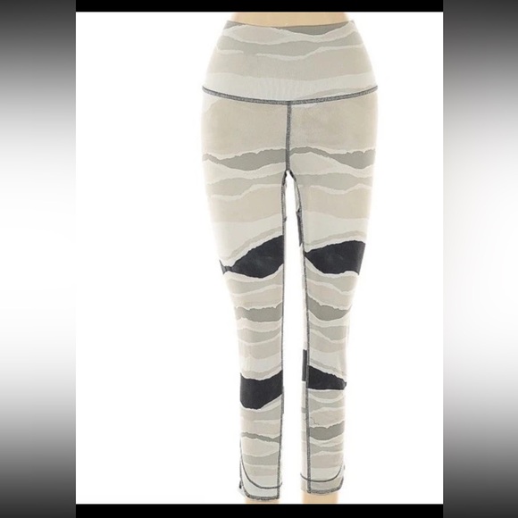 Lululemon Women’s Ivory Graphic Print Leggings Size 2 - Picture 1 of 2